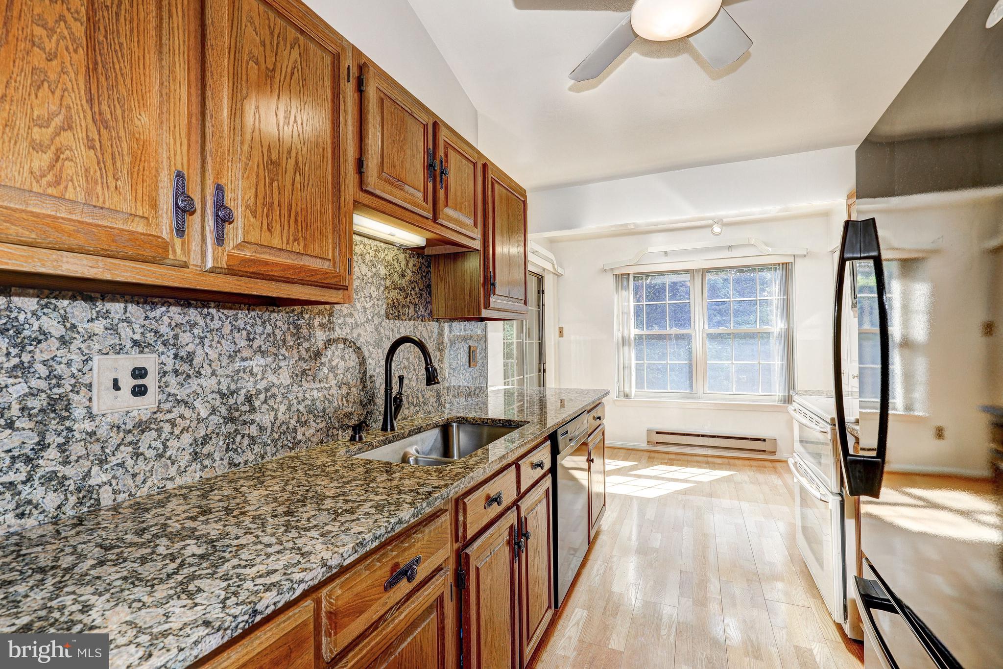 19 Rain Flower Path, Unit 303 Sparks Glencoe, MD 21152 - Photo 14 of 29 Kitchen