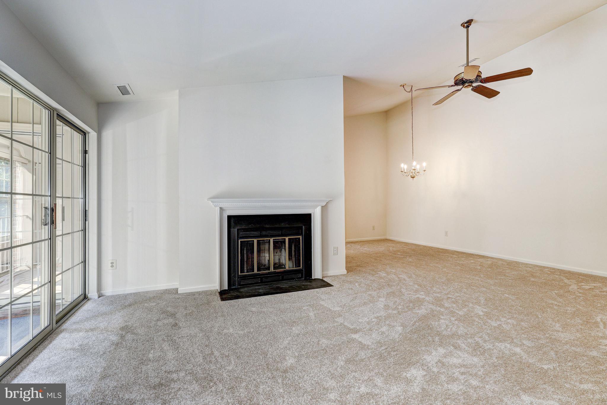 19 Rain Flower Path, Unit 303 Sparks Glencoe, MD 21152 - Photo 10 of 29 Living Room/Dining Room
