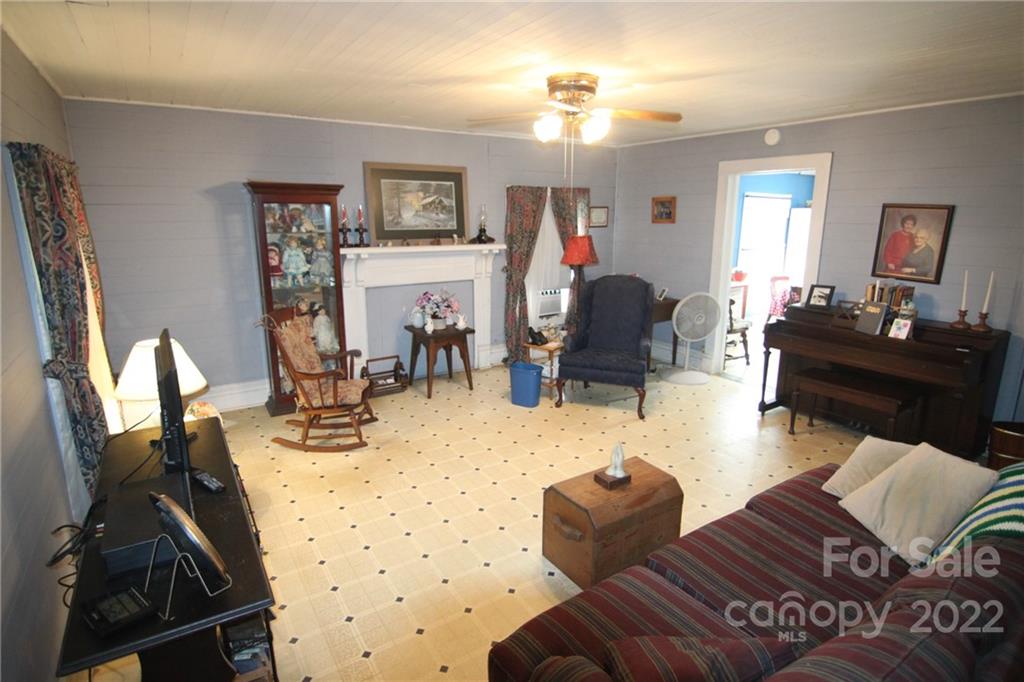 2938 Laboratory Road Lincolnton, NC 28092 - Photo 11 of 36 Gallery Image 11