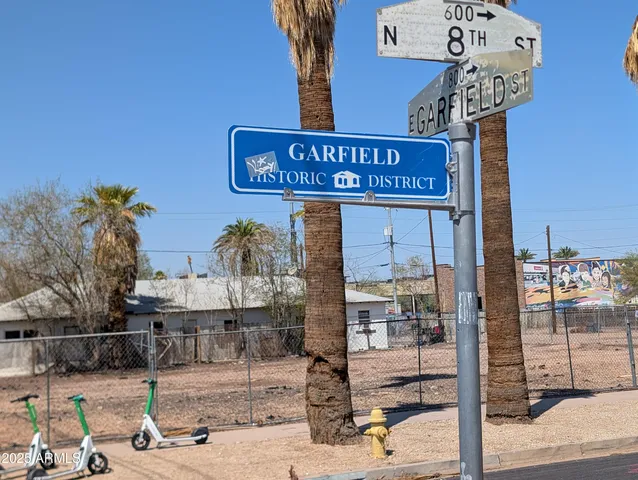 a view of outdoor space with city view