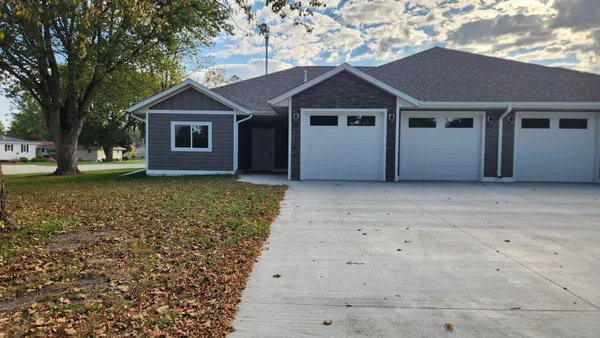 $340,000 | 901 7th Avenue Southwest, Pipestone, MN 56164