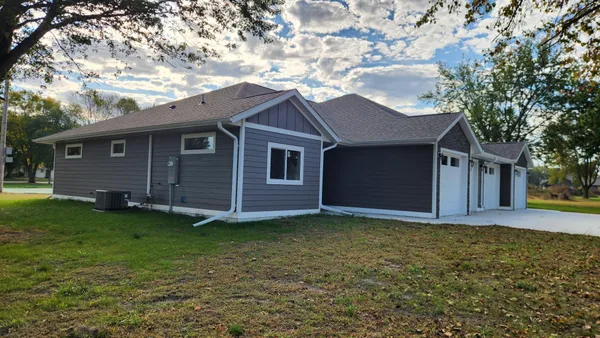 $340,000 | 901 7th Avenue Southwest, Pipestone, MN 56164