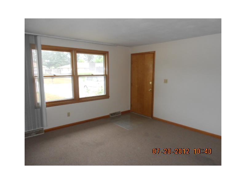 521 Piccadilly Road Anderson, IN 46013 - Photo 4 of 15 Gallery Image 4