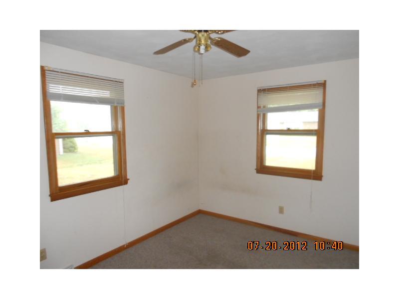 521 Piccadilly Road Anderson, IN 46013 - Photo 7 of 15 Gallery Image 7