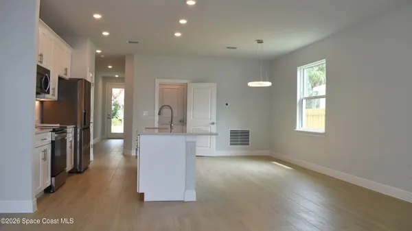 $2,500 | 406 Grove Lane, Melbourne, FL 32901