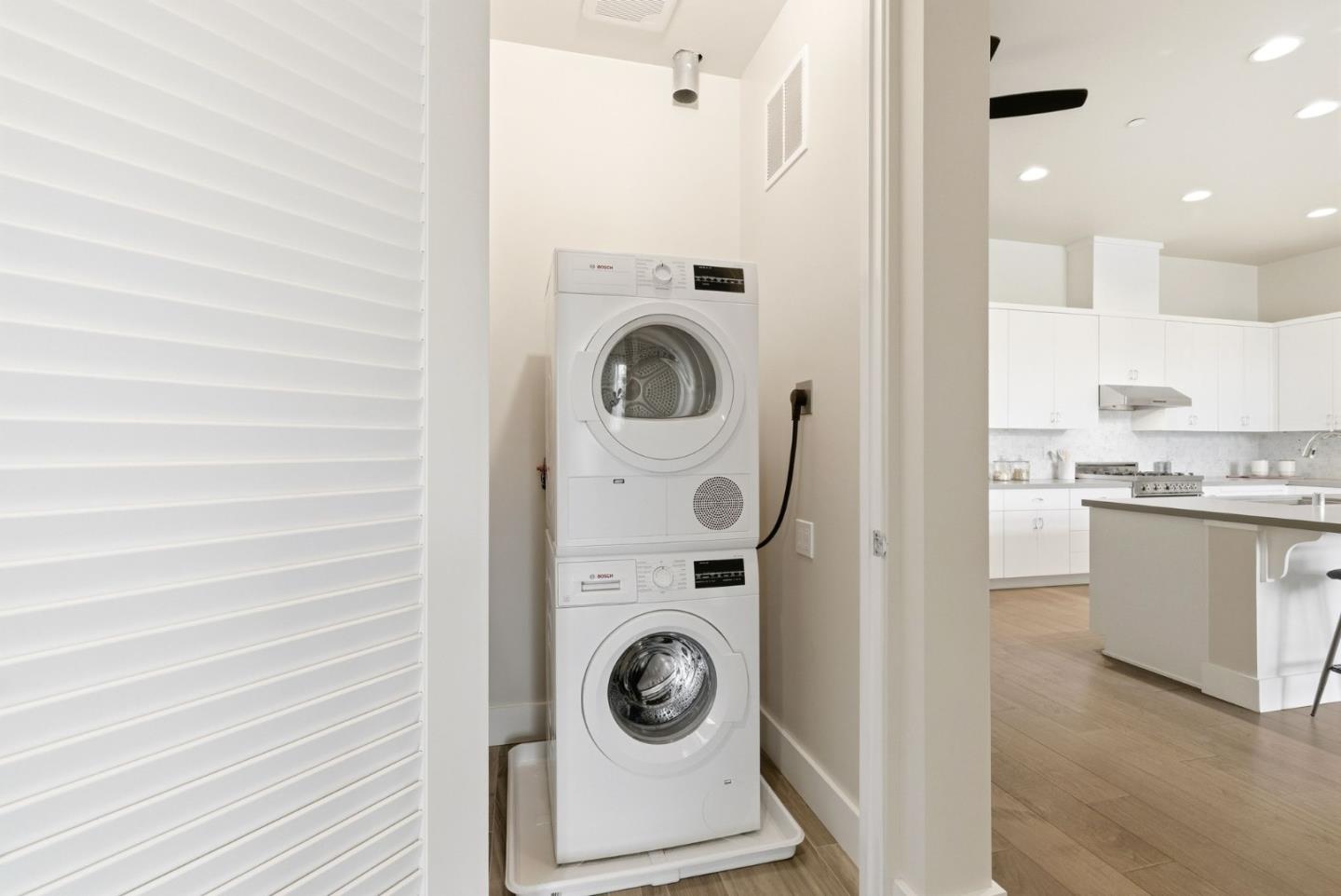 889 North San Antonio Road, Unit 2020 Los Altos, CA 94022 - Photo 11 of 35