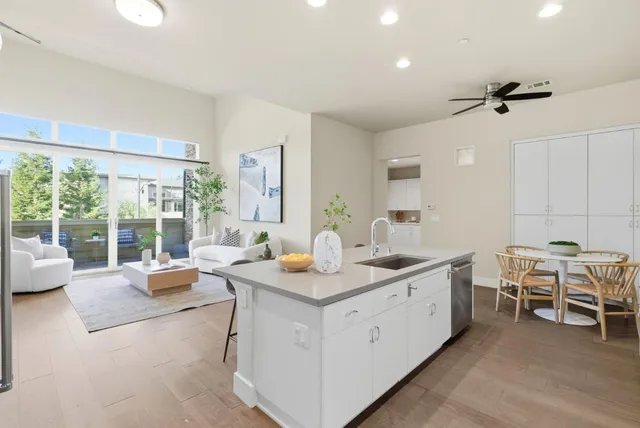 $1,698,000 | 889 North San Antonio Road, Unit 2020, Los Altos, CA 94022