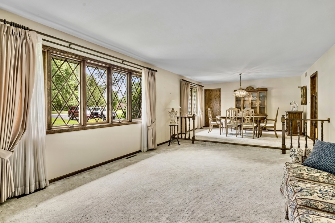 3035 Red Barn Road Crystal Lake, IL 60012 - Photo 5 of 38 Gallery Image 5