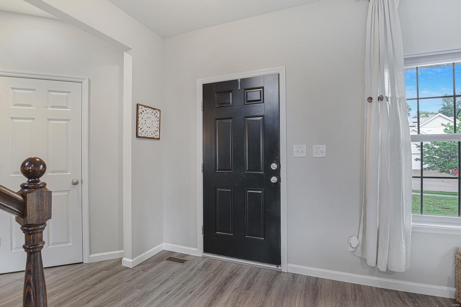 6688 Eagles View Drive Pacific, MO 63069 - Photo 3 of 33