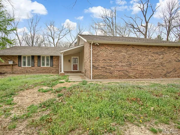 $299,000 | 110 Estate Drive, Chester, IL 62233