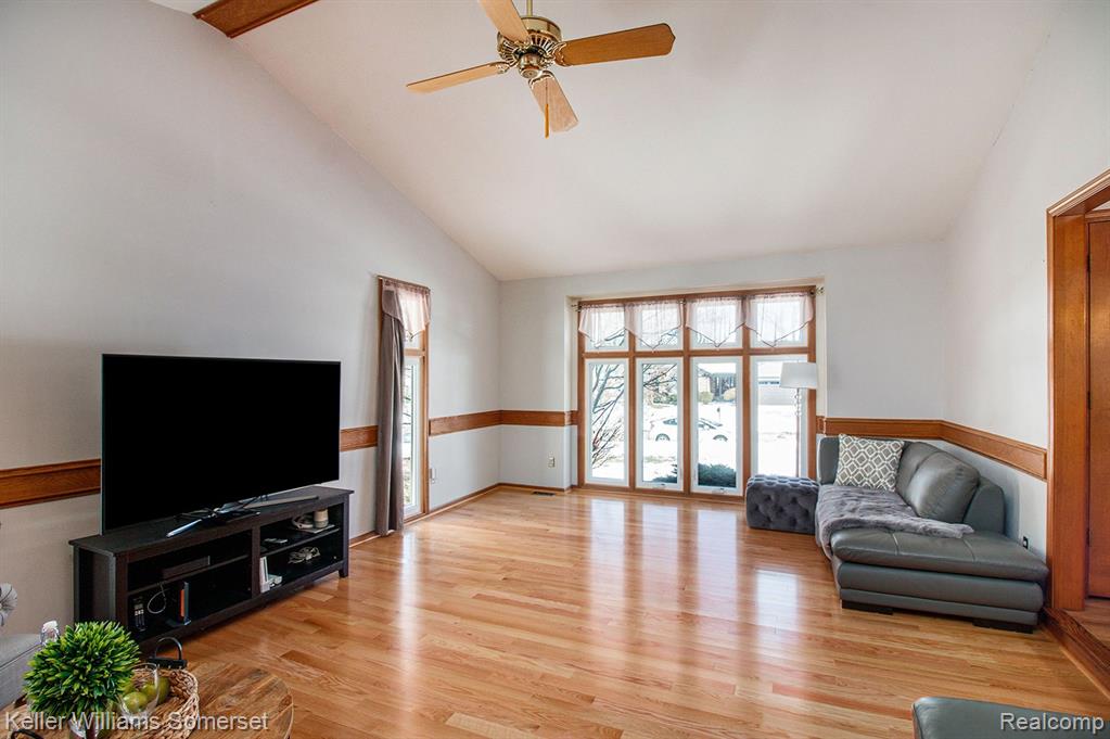 569 Sunlight Drive Rochester, MI 48309 - Photo 12 of 25