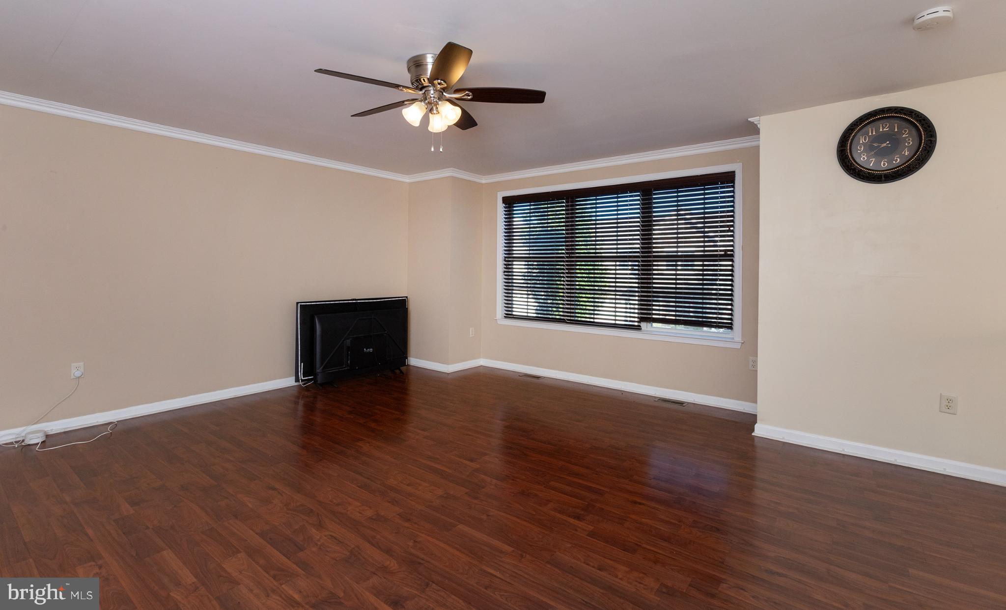 135 Mapleton Boulevard Harrisburg, PA 17112 - Photo 23 of 45 Spacious room with natural light and charm.