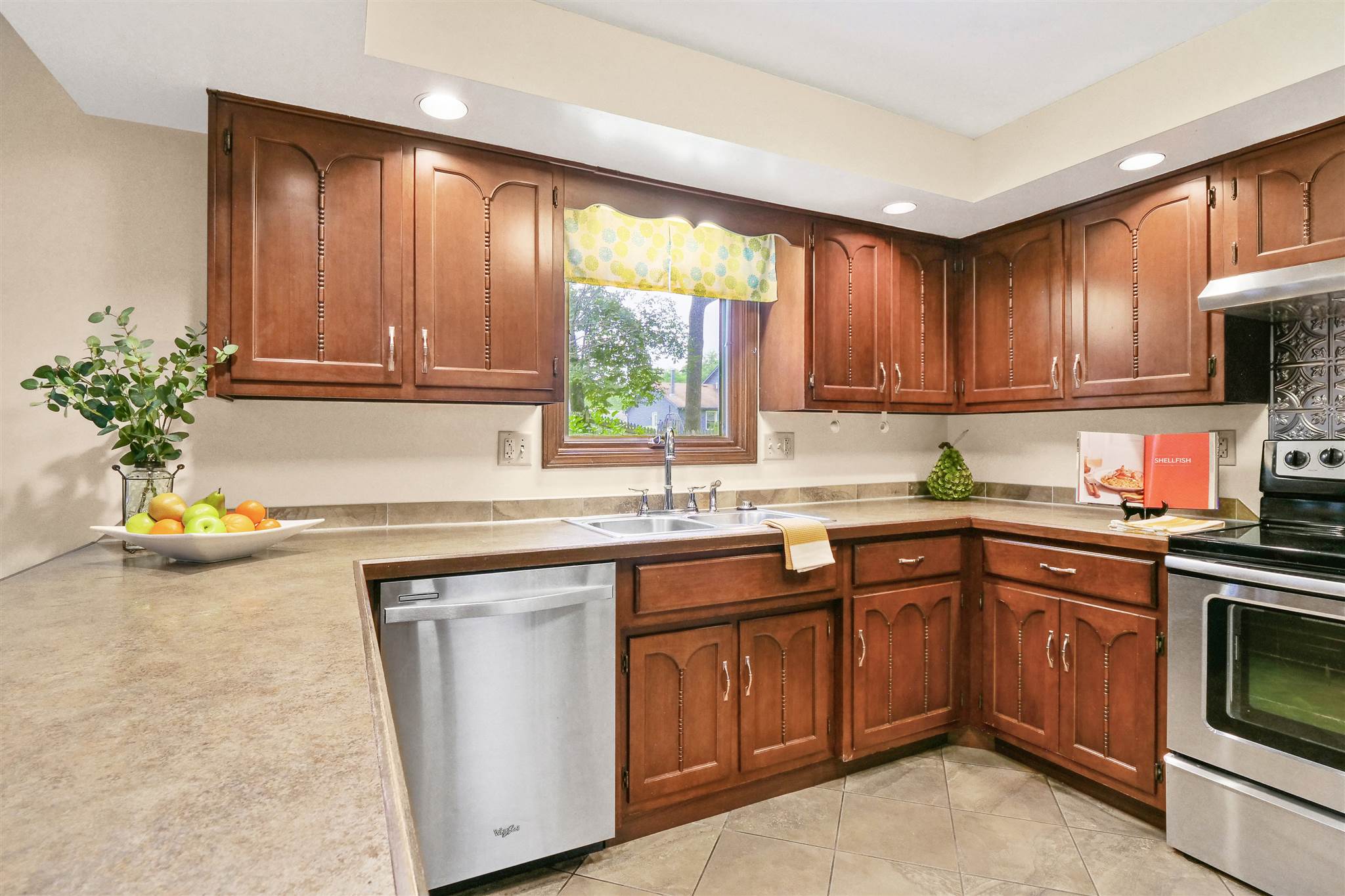 6726 Rockingham Drive Fort Wayne, IN 46835 - Photo 11 of 36 Gallery Image 11
