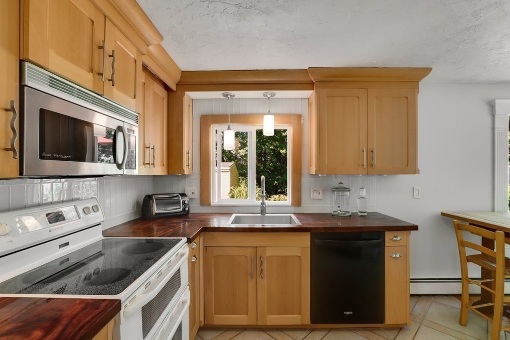 21 Mockingbird Lane Maynard, MA 01754 - Photo 10 of 42 Gallery Image 10