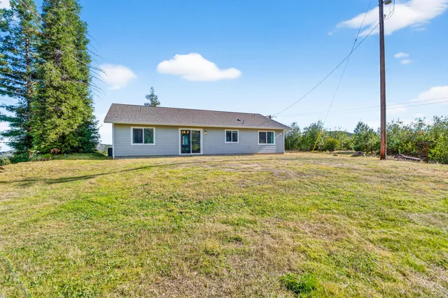 $465,000 | 15783 Gold Mine Lane, Redding, CA 96001