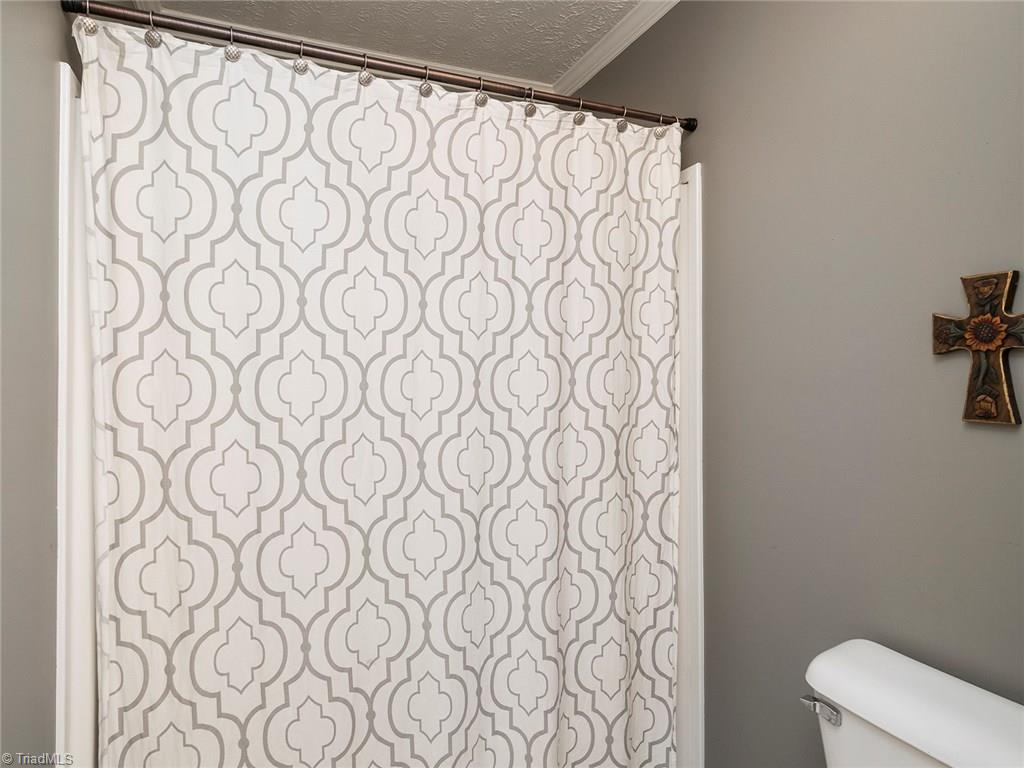 500 Vernon Road Reidsville, NC 27320 - Photo 12 of 24 Master bath offers shower/tub combo.