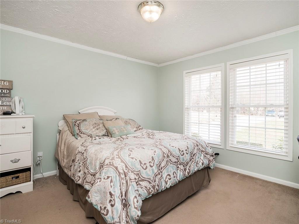 500 Vernon Road Reidsville, NC 27320 - Photo 4 of 24 Spacious master with walk in closet and master bath.