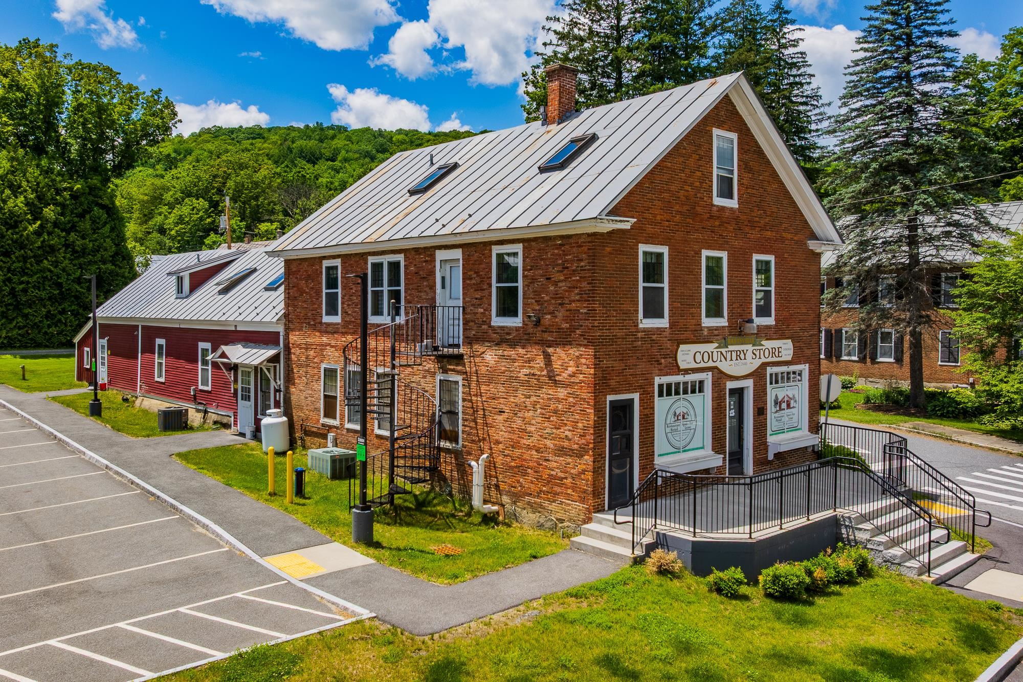 2706 East Woodstock Road Woodstock, VT 05073 - Photo 2 of 60