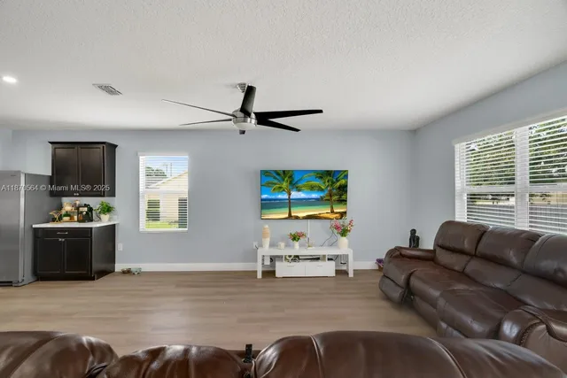 $380,000 | 602 Barber Street, Sebastian, FL 32958