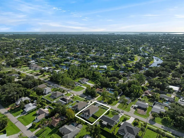 $380,000 | 602 Barber Street, Sebastian, FL 32958