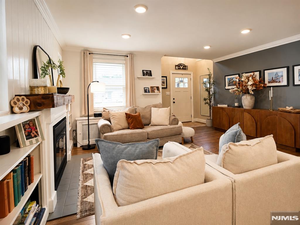 19 Long Avenue Mahwah, NJ 07430 - Photo 5 of 36