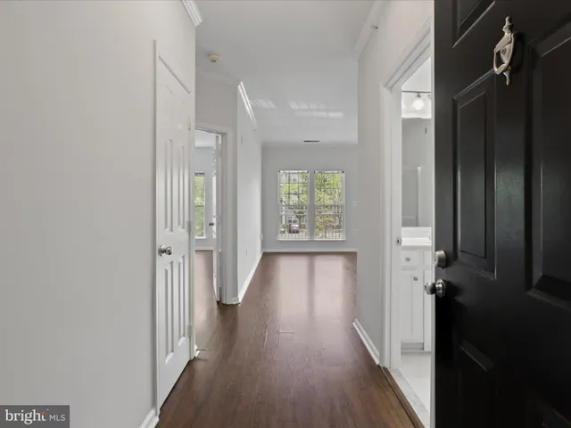 $425,000 | 1511 North Point Drive, Unit 304, Reston, VA 20194