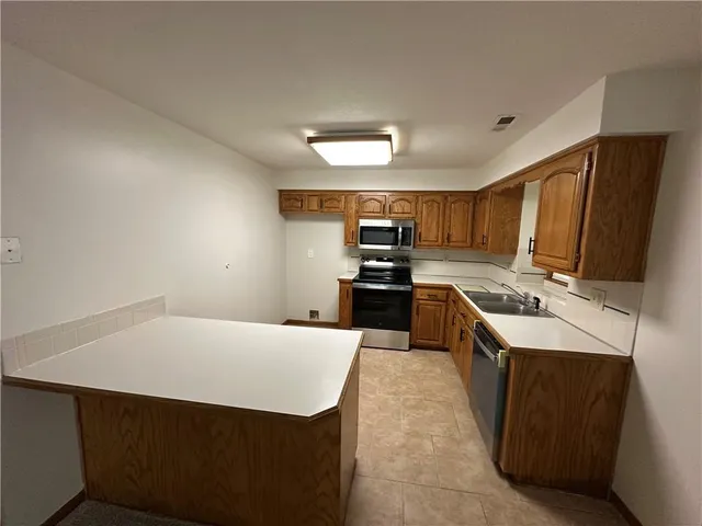 $450,000 | 4600 Northeast Kingston Drive, Lee's Summit, MO 64064