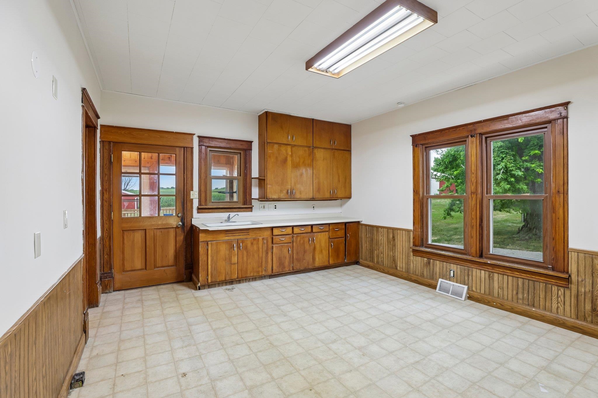 W12242 West Clarkson Road Waterloo, WI 53594 - Photo 30 of 74 Gallery Image 30