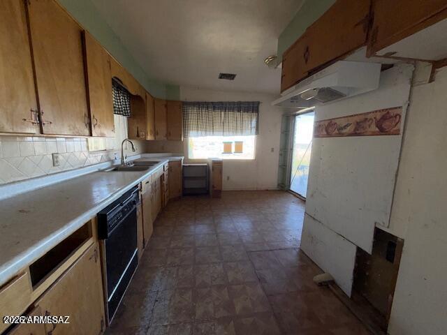 1947 Key Lane Willcox, AZ 85643 - Photo 7 of 26 Kitchen