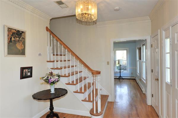 8 Orchard Road Southborough, MA 01772 - Photo 5 of 10 Gallery Image 5