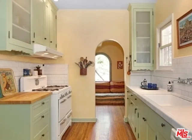 $3,960 | 1122 South Hayworth Avenue, Los Angeles, CA 90035