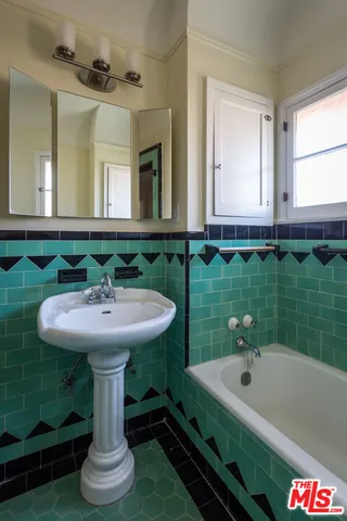 $3,960 | 1122 South Hayworth Avenue, Los Angeles, CA 90035