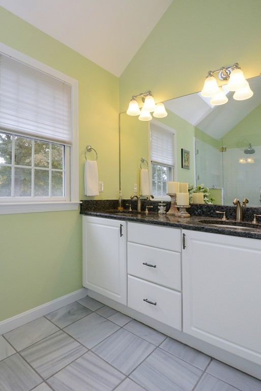 12 Horseneck Road Shrewsbury, MA 01545 - Photo 16 of 30 Gallery Image 16
