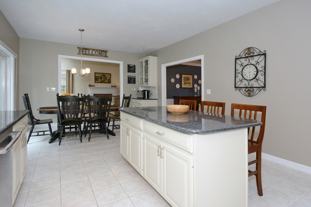 12 Horseneck Road Shrewsbury, MA 01545 - Photo 6 of 30 Gallery Image 6