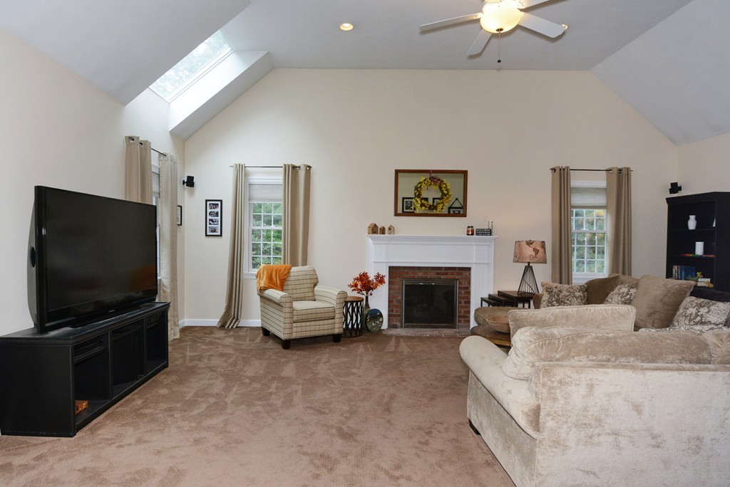 12 Horseneck Road Shrewsbury, MA 01545 - Photo 8 of 30 Gallery Image 8