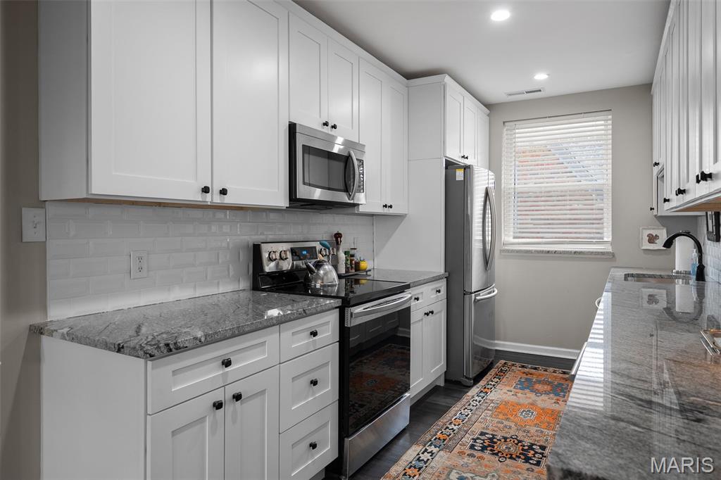 1140 Ralph Terrace Richmond Heights, MO 63117 - Photo 12 of 38