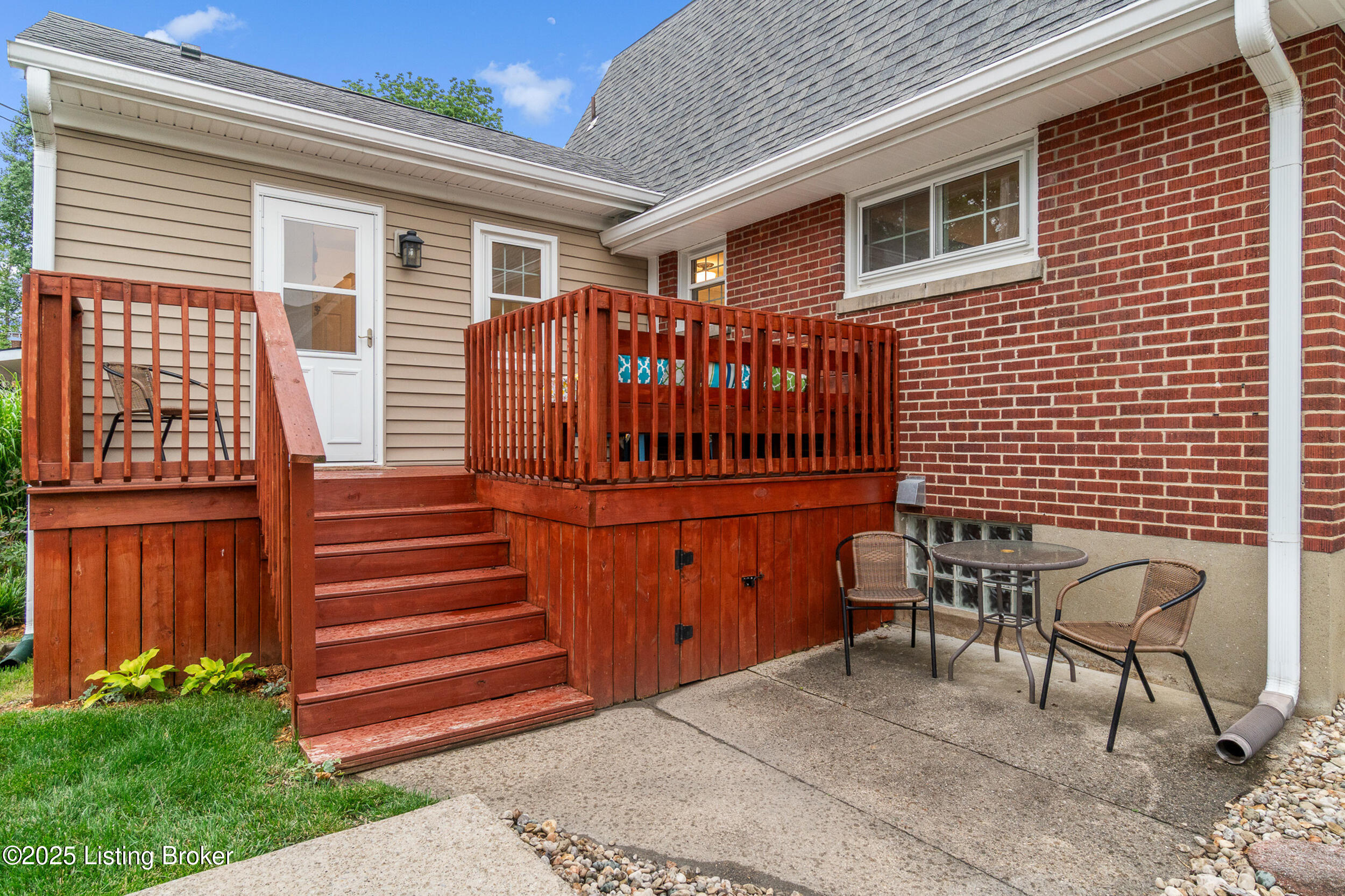 916 Greenleaf Road Louisville, KY 40213 - Photo 47 of 55 back deck