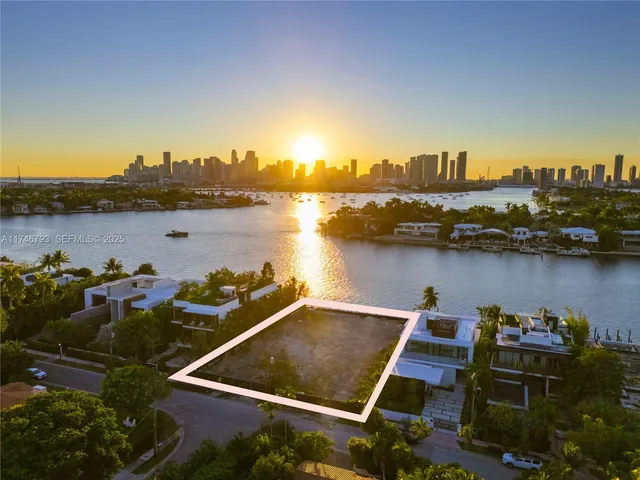 $27,000,000 | 228-302 West Dilido Drive, Miami Beach, FL 33139