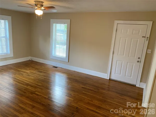 $1,400 | 208 Parker Avenue, Mooresville, NC 28115