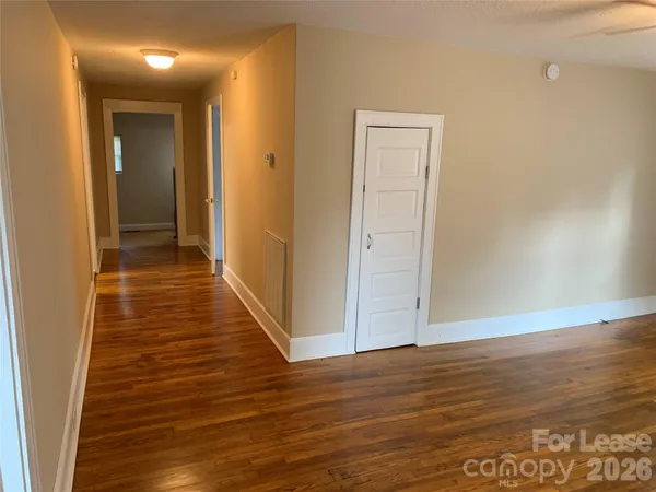 $1,400 | 208 Parker Avenue, Mooresville, NC 28115