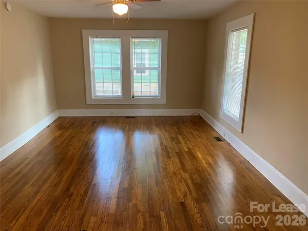 $1,400 | 208 Parker Avenue, Mooresville, NC 28115