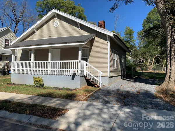 $1,400 | 208 Parker Avenue, Mooresville, NC 28115