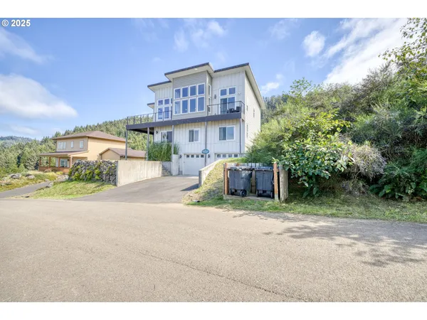 $1,465,000 | 54145 South Beach Road, Neskowin, OR 97149