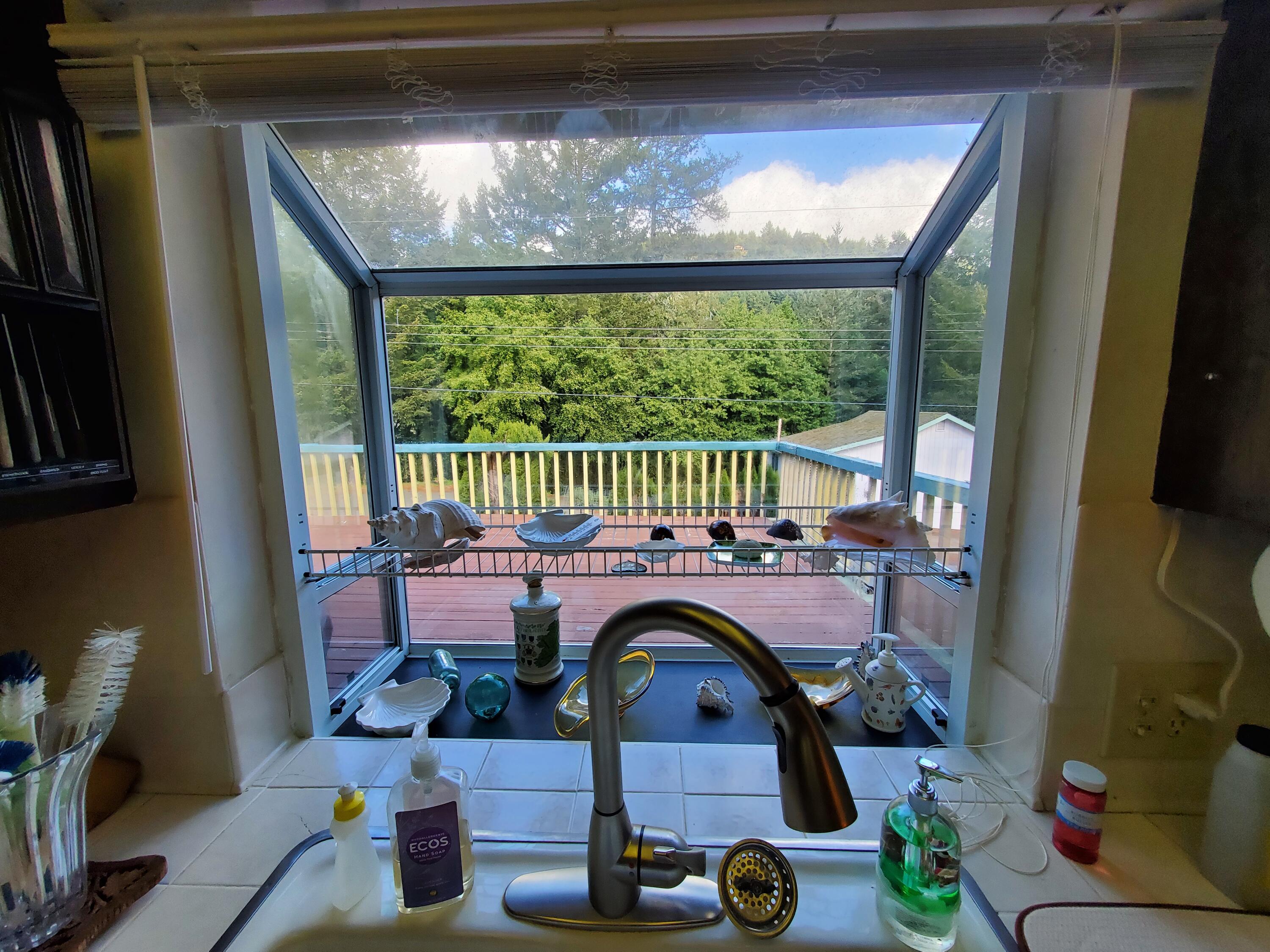 312 Redwood Road Whitethorn, CA 95589 - Photo 18 of 41