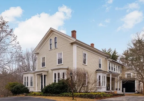 $799,900 | 14 Maple Street, Sturbridge, MA 01566