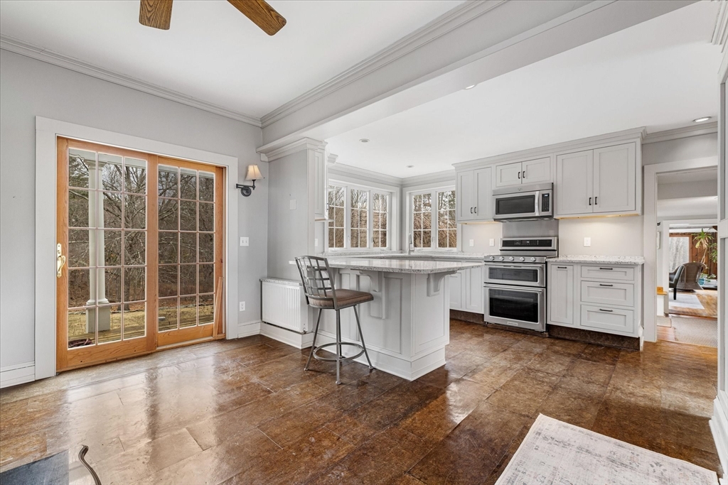 14 Maple Street Sturbridge, MA 01566 - Photo 16 of 37