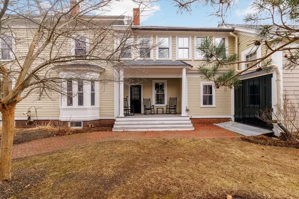 $799,900 | 14 Maple Street, Sturbridge, MA 01566