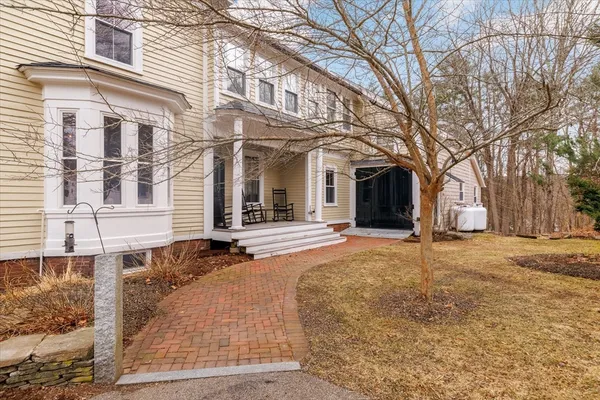 $799,900 | 14 Maple Street, Sturbridge, MA 01566