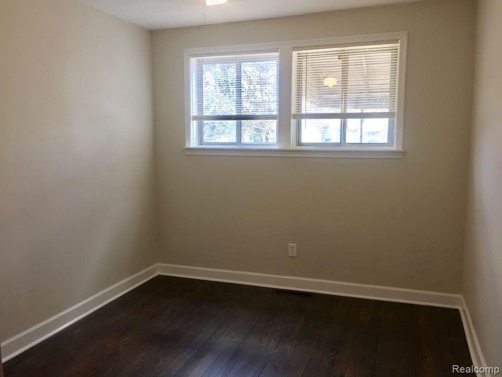 7036 Orchard Avenue Warren, MI 48091 - Photo 11 of 26