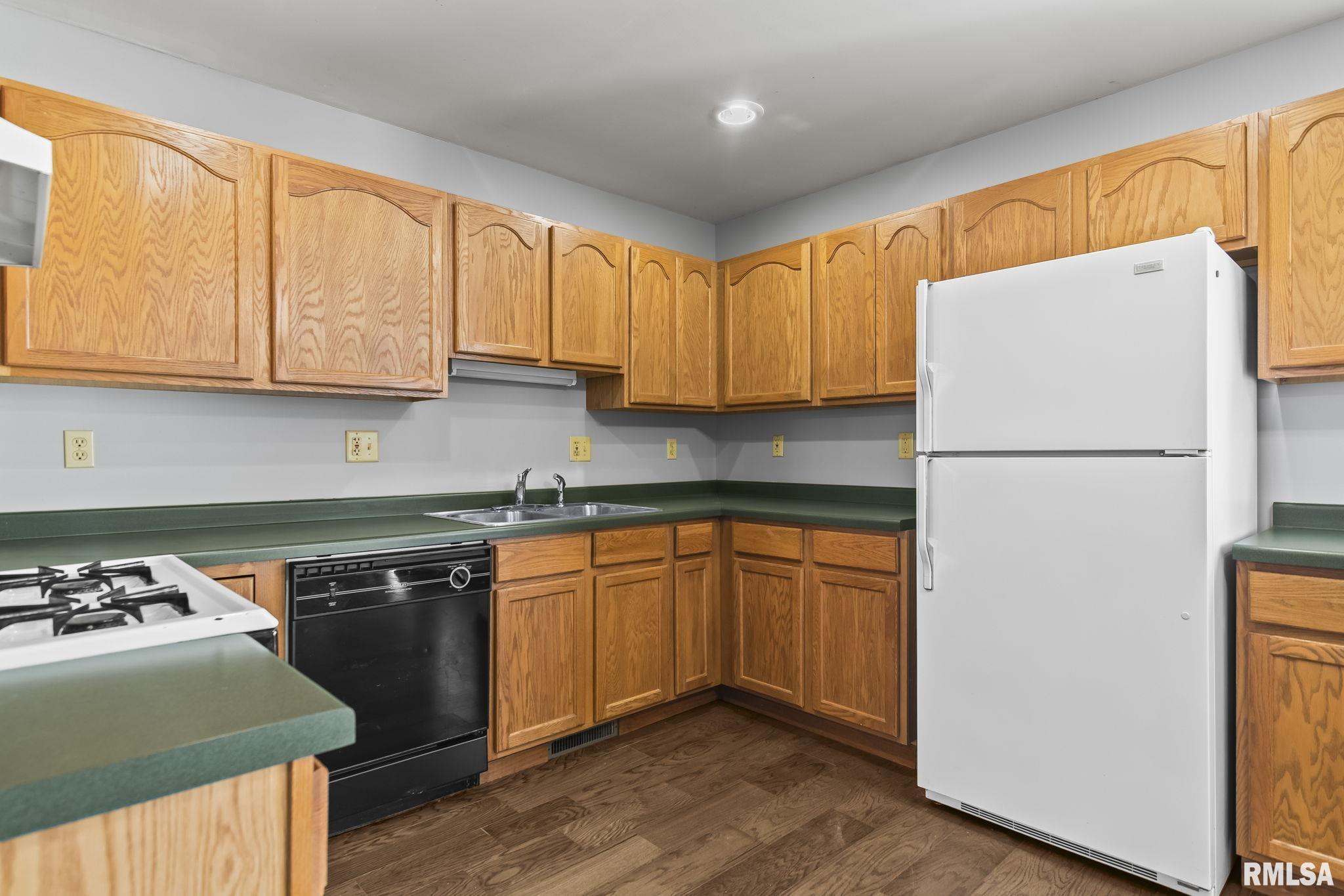 619 South 6th Street Girard, IL 62640 - Photo 11 of 39